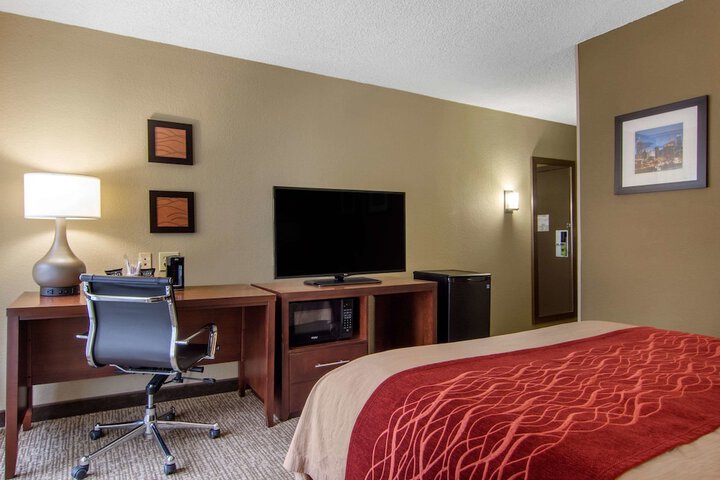 Room 13 of 36