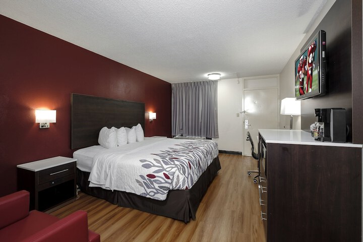 Room 16 of 37
