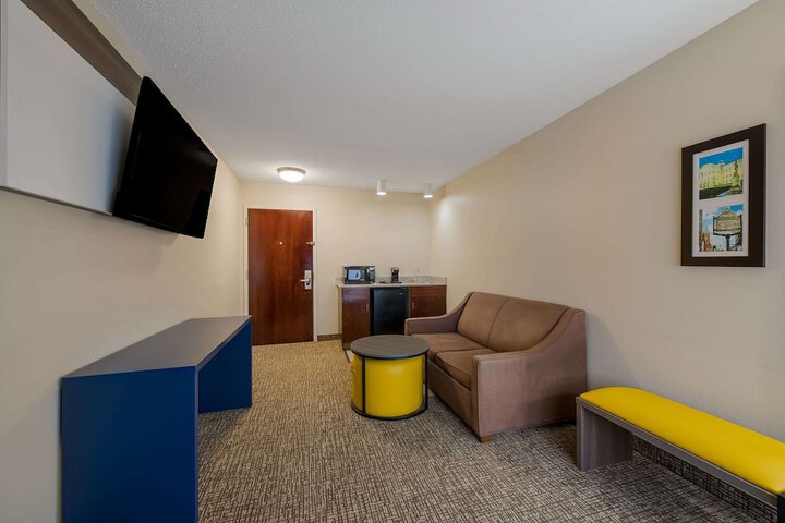 Room 15 of 35