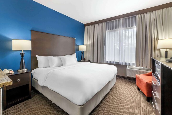 Room 40 of 48