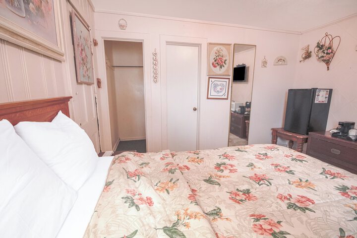 Room 18 of 50