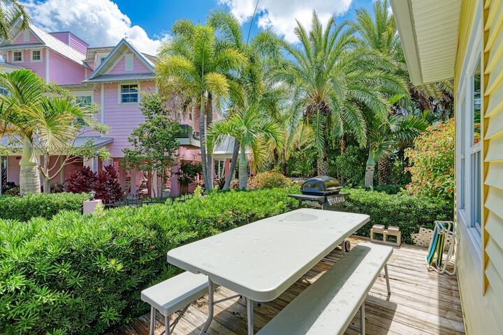 AMI Lighthouse Cottage-one Minute Walk To The Beach-keyless Locks