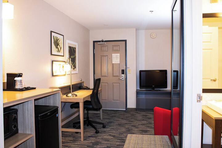 Country Inn & Suites by Radisson Carlisle, PA