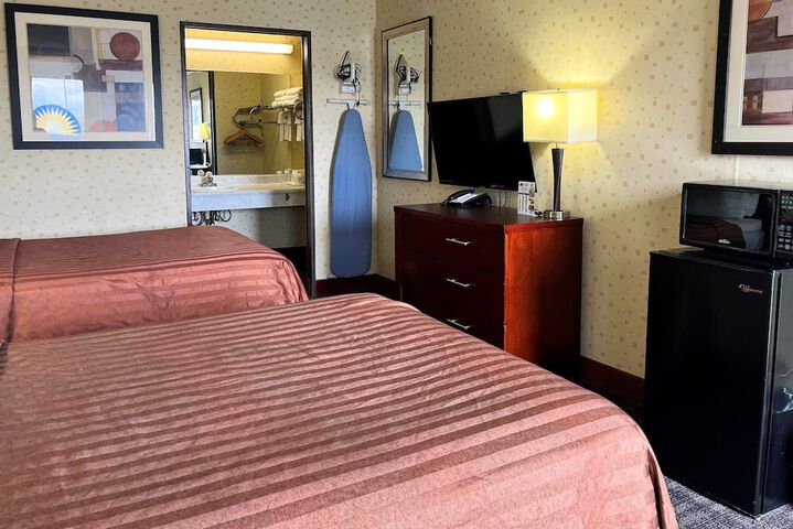 Travelodge by Wyndham Seymour