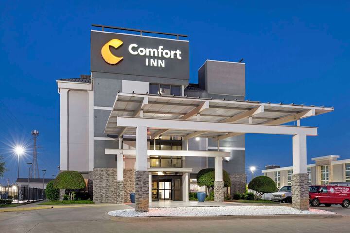 Hotel 8 of 40