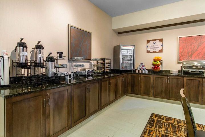 Breakfast/Coffee Service 20 of 26