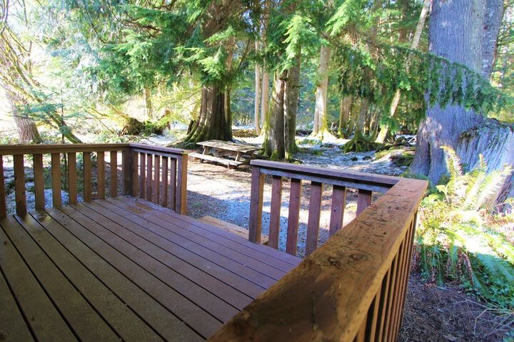 Alexanders Lodge