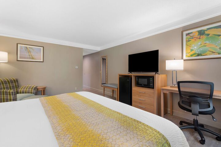 Best Western Plus Executive Court Inn & Conference Center