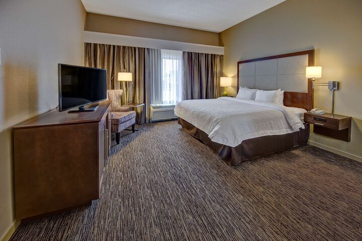 Hampton Inn by Hilton Dunn