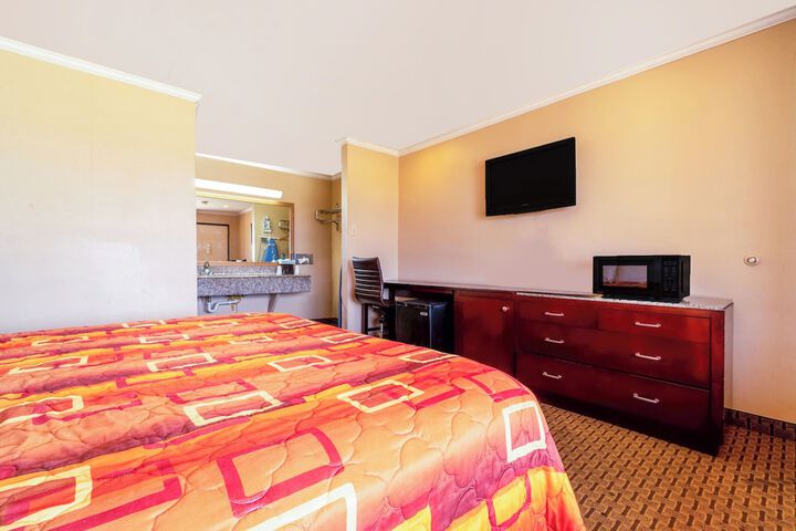 Room 64 of 81