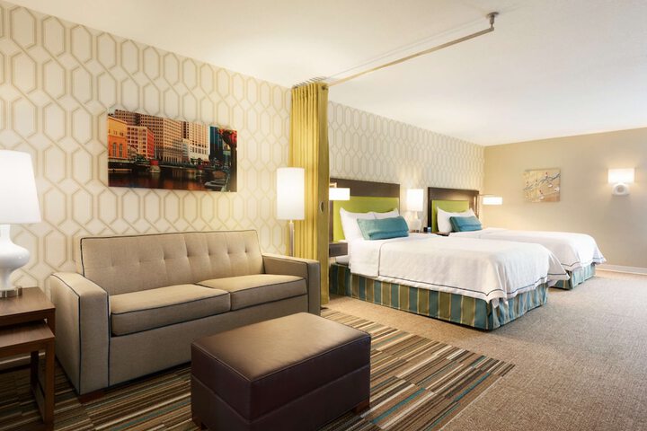 Room 17 of 38