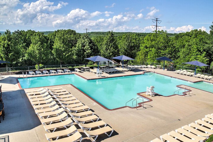 Gorgeous Bushkills Lodge w / Pool Access!