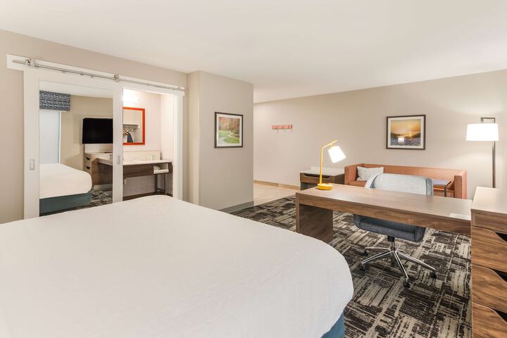 Hampton Inn & Suites Benton Harbor