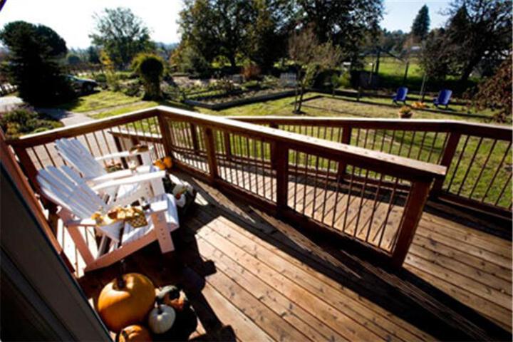 Pearlessence Vineyard Inn