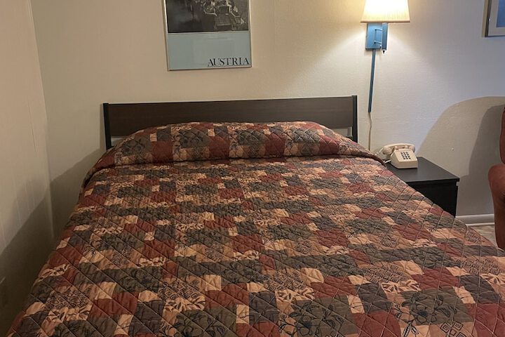 Room 9 of 19