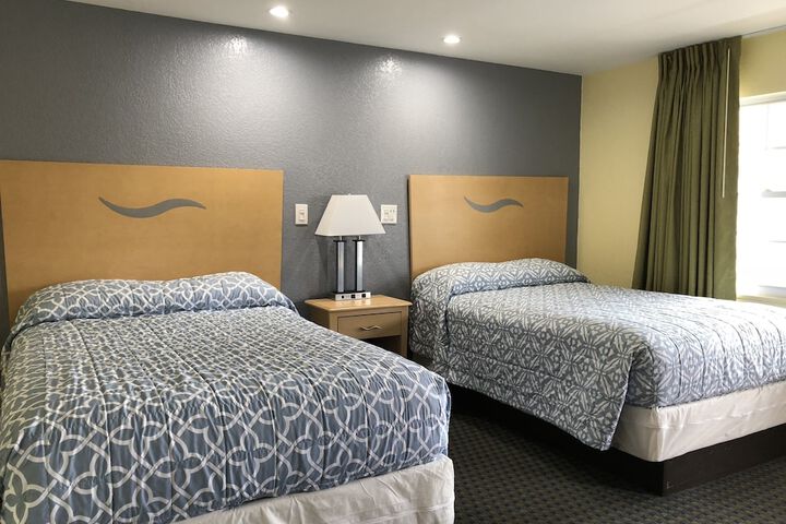 Chisholms Motor Inn