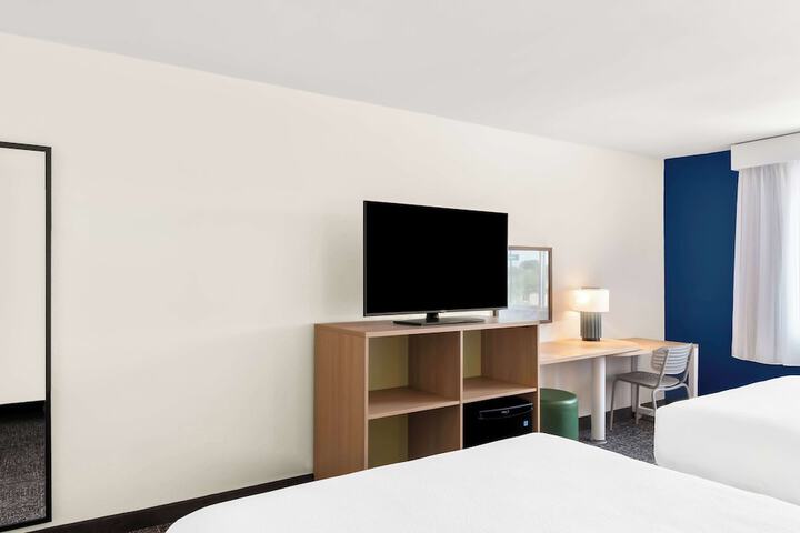 Room 13 of 42