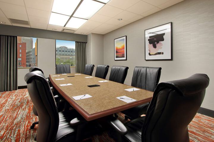 Hampton Inn & Suites Columbus-Downtown