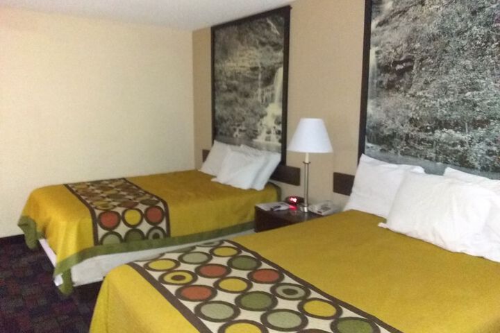 Room 11 of 34
