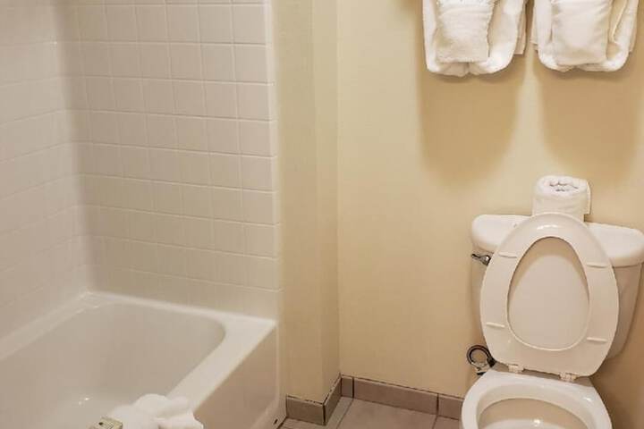 Cody Legacy Inn & Suites