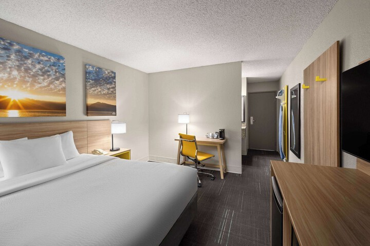 Room 30 of 37