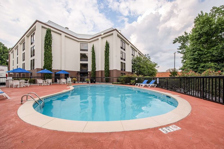 Pool 13 of 44