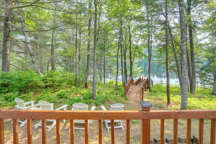 Lakefront Minocqua Getaway: Dock Game Room!