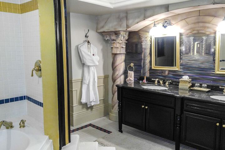 Room 10 of 71
