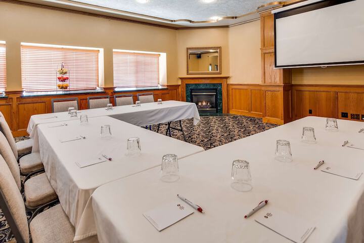 Best Western Plus Bayshore Inn