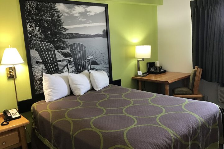Room 11 of 42