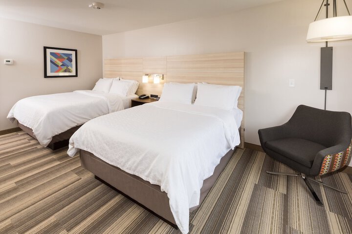 Room 10 of 34