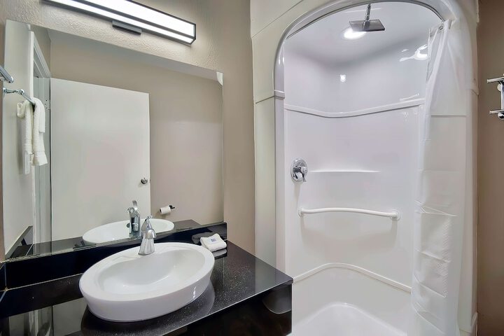 Room 15 of 25