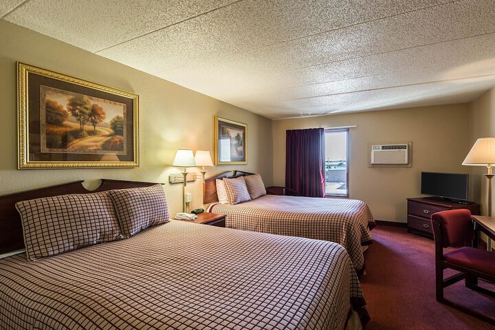 Room 17 of 37