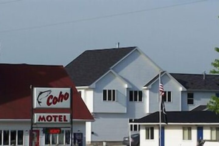 Coho Motel and Suites