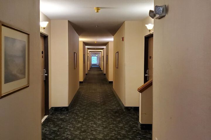 Ballroom/Hall 36 of 38