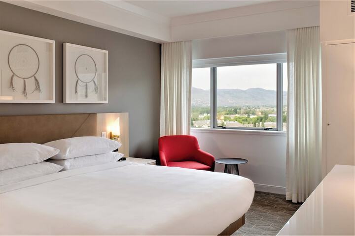 Room 32 of 79