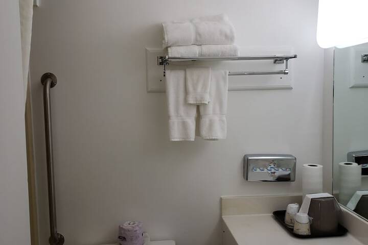 Room 18 of 82