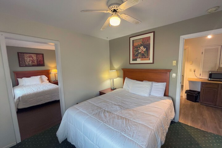 Room 26 of 104