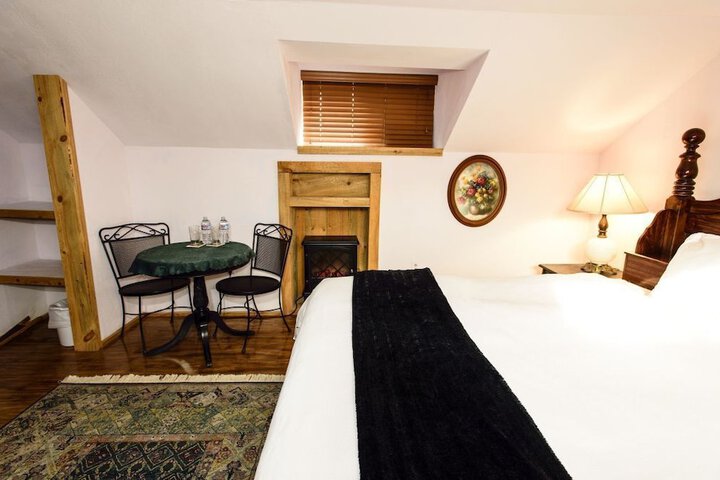 Room 14 of 40
