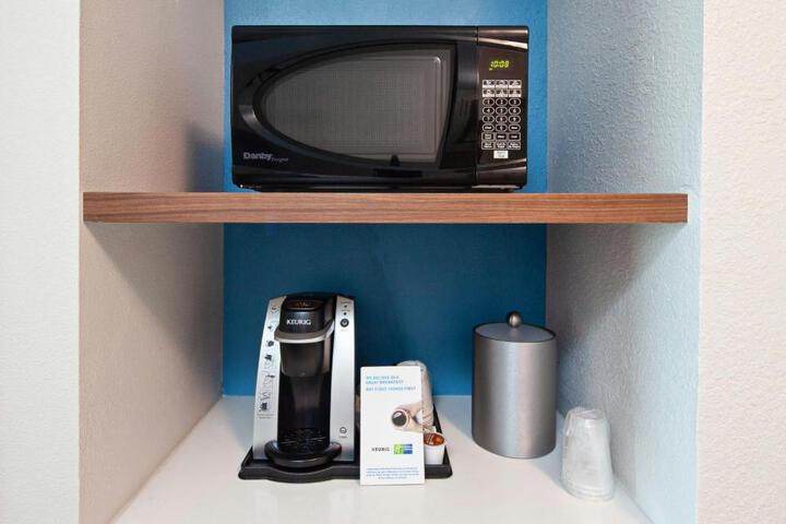 Holiday Inn Express & Suites Clovis-Fresno Area by IHG