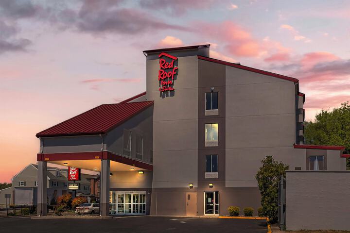 Red Roof Inn & Suites Philadelphia - Bellmawr