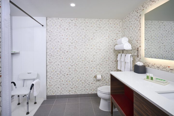Holiday Inn Hotel & Suites Oakville at Bronte by IHG