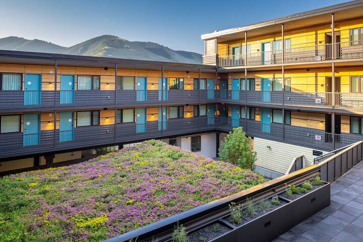 Hotel Exterior 58 of 61