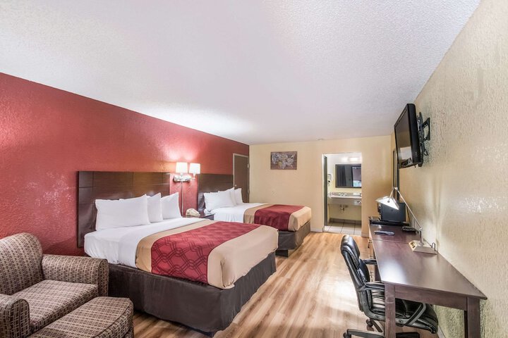 Room 13 of 28