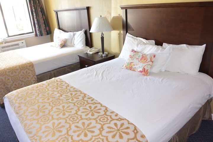 Room 32 of 60