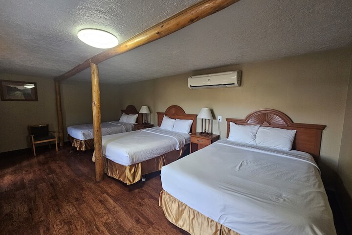 Room 14 of 18