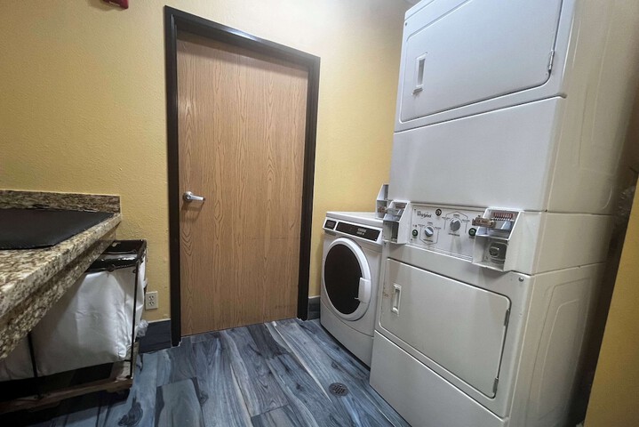Room 17 of 27