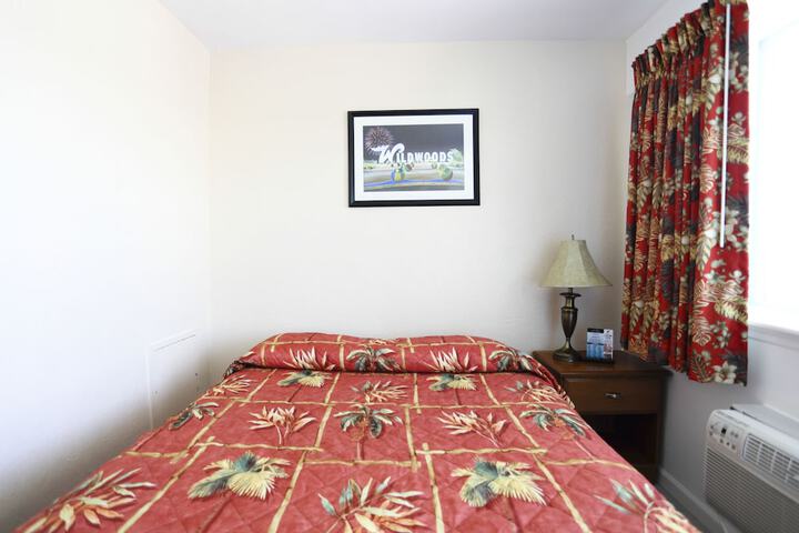 Room 30 of 38