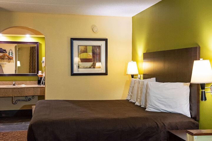 Room 18 of 22