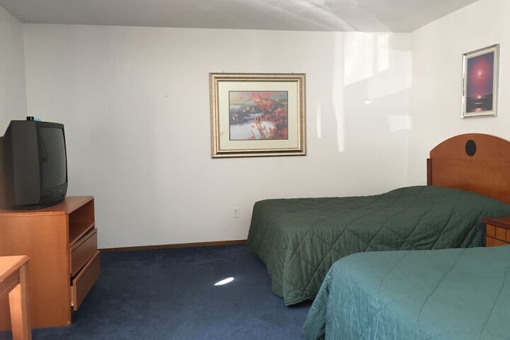 Room 8 of 17